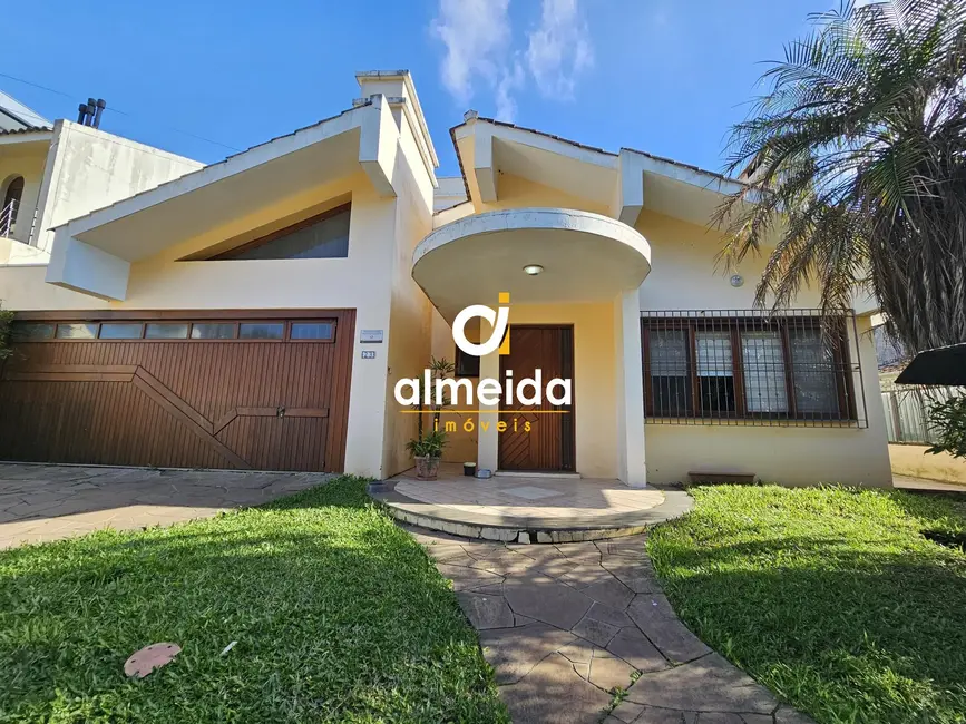 Foto 1 de Casa com 4 quartos para alugar, 297m2 em Nossa Senhora de Lourdes, Santa Maria - RS