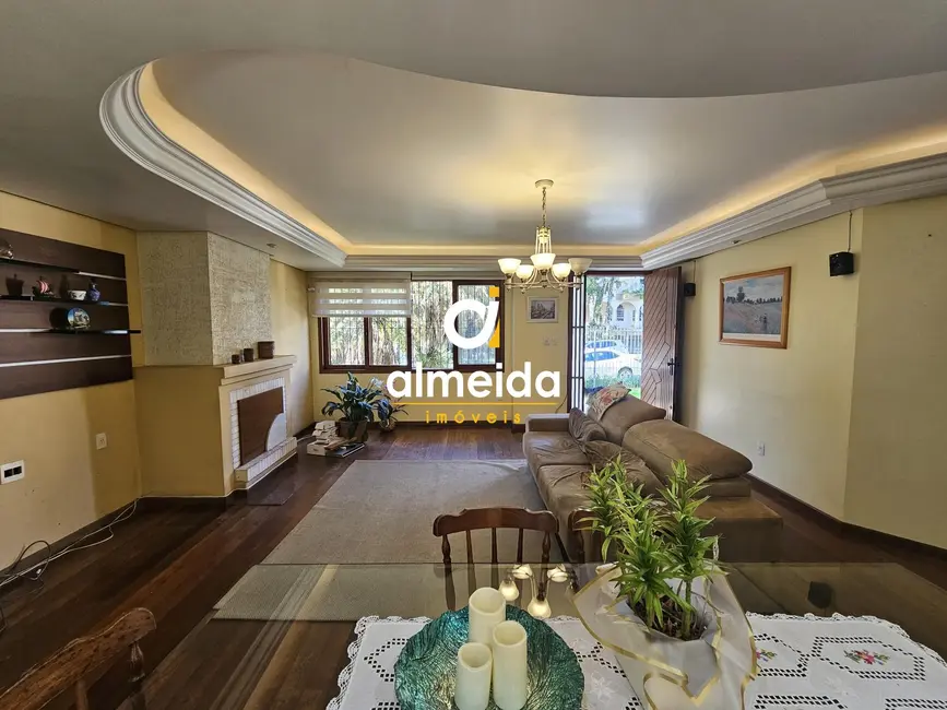 Foto 4 de Casa com 4 quartos para alugar, 297m2 em Nossa Senhora de Lourdes, Santa Maria - RS
