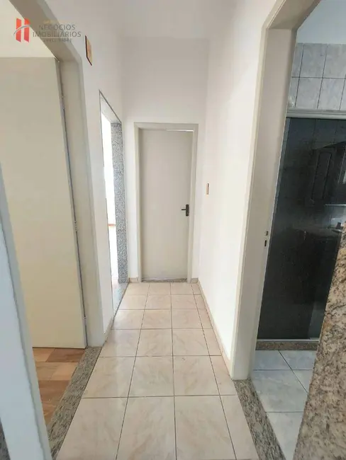Casa com 4 quartos à venda, 360m2 em Jardim Vinte e Cinco de Agosto, Duque De Caxias - RJ - imagem 8 Foto 8 de Casa com 4 quartos à venda, 360m2 em Jardim Vinte e Cinco de Agosto, Duque De Caxias - RJ
