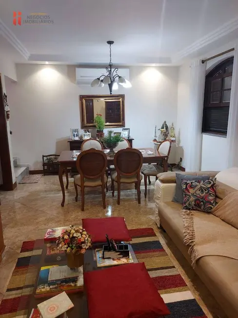 Casa com 3 quartos à venda, 320m2 em Rio De Janeiro - RJ - imagem 5 Foto 5 de Casa com 3 quartos à venda, 320m2 em Rio De Janeiro - RJ