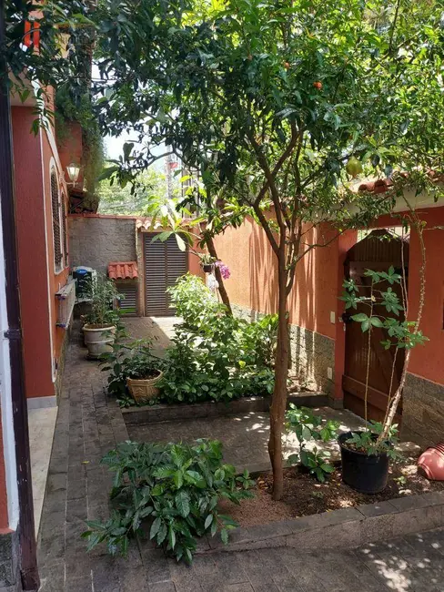 Casa com 3 quartos à venda, 320m2 em Rio De Janeiro - RJ - imagem 2 Foto 2 de Casa com 3 quartos à venda, 320m2 em Rio De Janeiro - RJ