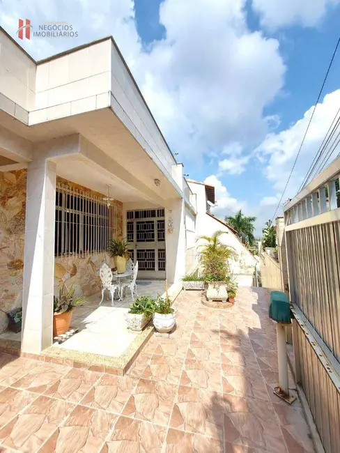 Casa com 3 quartos à venda, 350m2 em Jardim Vinte e Cinco de Agosto, Duque De Caxias - RJ - imagem 4 Foto 4 de Casa com 3 quartos à venda, 350m2 em Jardim Vinte e Cinco de Agosto, Duque De Caxias - RJ