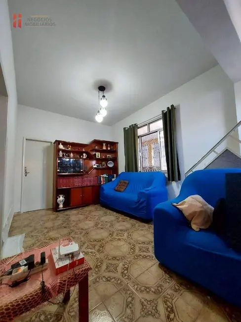Casa com 5 quartos à venda, 360m2 em Parque Santa Lúcia, Duque De Caxias - RJ - imagem 5 Foto 5 de Casa com 5 quartos à venda, 360m2 em Parque Santa Lúcia, Duque De Caxias - RJ