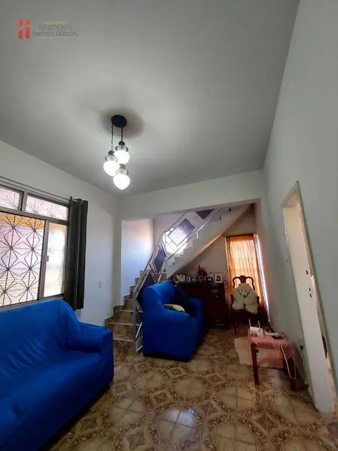 Casa com 5 quartos à venda, 360m2 em Parque Santa Lúcia, Duque De Caxias - RJ - imagem 6 Foto 6 de Casa com 5 quartos à venda, 360m2 em Parque Santa Lúcia, Duque De Caxias - RJ