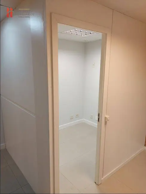 Sala Comercial para alugar, 82m2 em Barra da Tijuca, Rio De Janeiro - RJ - imagem 4 Foto 4 de Sala Comercial para alugar, 82m2 em Barra da Tijuca, Rio De Janeiro - RJ