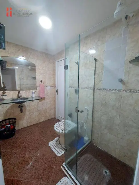 Casa com 7 quartos à venda, 300m2 em Jardim Vinte e Cinco de Agosto, Duque De Caxias - RJ - imagem 8 Foto 8 de Casa com 7 quartos à venda, 300m2 em Jardim Vinte e Cinco de Agosto, Duque De Caxias - RJ
