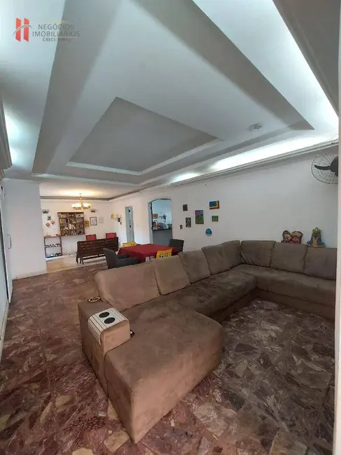 Casa com 7 quartos à venda, 300m2 em Jardim Vinte e Cinco de Agosto, Duque De Caxias - RJ - imagem 4 Foto 4 de Casa com 7 quartos à venda, 300m2 em Jardim Vinte e Cinco de Agosto, Duque De Caxias - RJ