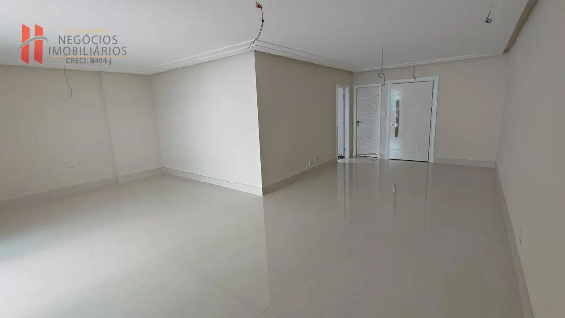 Apartamento com 4 quartos à venda, 195m2 em Jardim Guanabara, Rio De Janeiro - RJ - imagem 7 Foto 7 de Apartamento com 4 quartos à venda, 195m2 em Jardim Guanabara, Rio De Janeiro - RJ