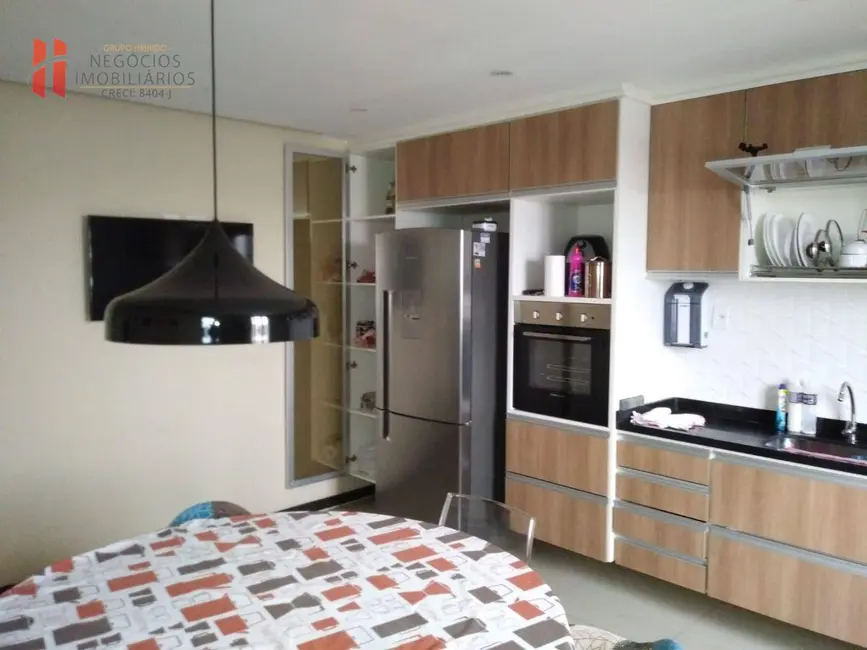 Casa de Condomínio com 4 quartos à venda, 500m2 em Jardim Vinte e Cinco de Agosto, Duque De Caxias - RJ - imagem 8 Foto 8 de Casa de Condomínio com 4 quartos à venda, 500m2 em Jardim Vinte e Cinco de Agosto, Duque De Caxias - RJ