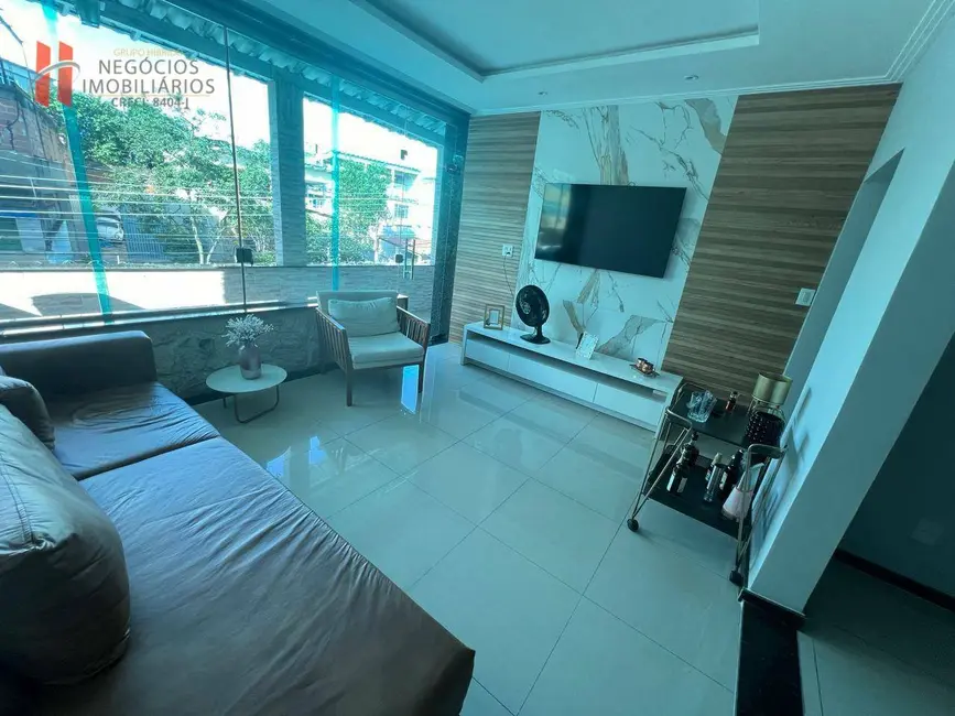 Casa de Condomínio com 4 quartos à venda, 500m2 em Jardim Vinte e Cinco de Agosto, Duque De Caxias - RJ - imagem 5 Foto 5 de Casa de Condomínio com 4 quartos à venda, 500m2 em Jardim Vinte e Cinco de Agosto, Duque De Caxias - RJ