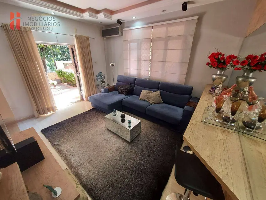 Casa com 3 quartos à venda, 206m2 em Jardim Vinte e Cinco de Agosto, Duque De Caxias - RJ - imagem 7 Foto 7 de Casa com 3 quartos à venda, 206m2 em Jardim Vinte e Cinco de Agosto, Duque De Caxias - RJ