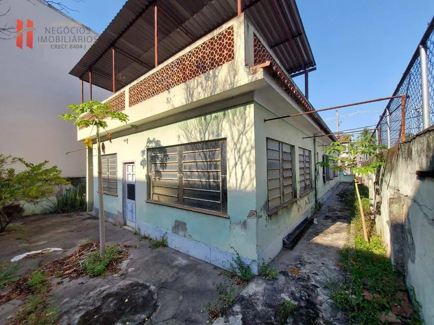 Casa com 3 quartos à venda, 360m2 em Jardim Vinte e Cinco de Agosto, Duque De Caxias - RJ - imagem 9 Foto 9 de Casa com 3 quartos à venda, 360m2 em Jardim Vinte e Cinco de Agosto, Duque De Caxias - RJ