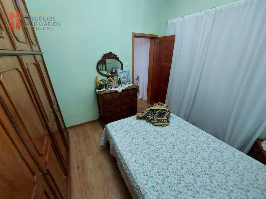 Casa com 3 quartos à venda, 400m2 em Jardim Vinte e Cinco de Agosto, Duque De Caxias - RJ - imagem 7 Foto 7 de Casa com 3 quartos à venda, 400m2 em Jardim Vinte e Cinco de Agosto, Duque De Caxias - RJ