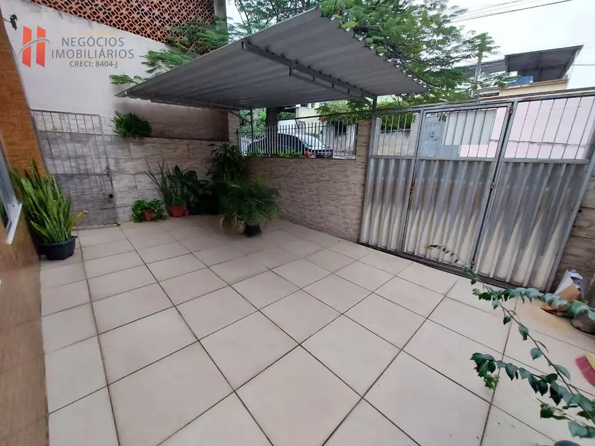 Casa com 3 quartos à venda, 400m2 em Jardim Vinte e Cinco de Agosto, Duque De Caxias - RJ - imagem 3 Foto 3 de Casa com 3 quartos à venda, 400m2 em Jardim Vinte e Cinco de Agosto, Duque De Caxias - RJ