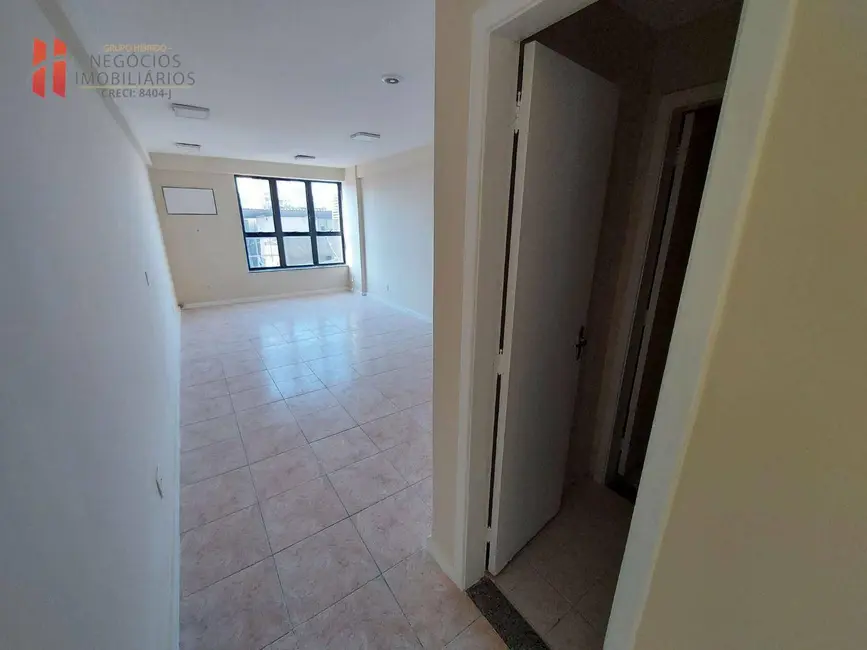 Foto 2 de Sala Comercial à venda e para alugar, 28m2 em Jardim Vinte e Cinco de Agosto, Duque De Caxias - RJ