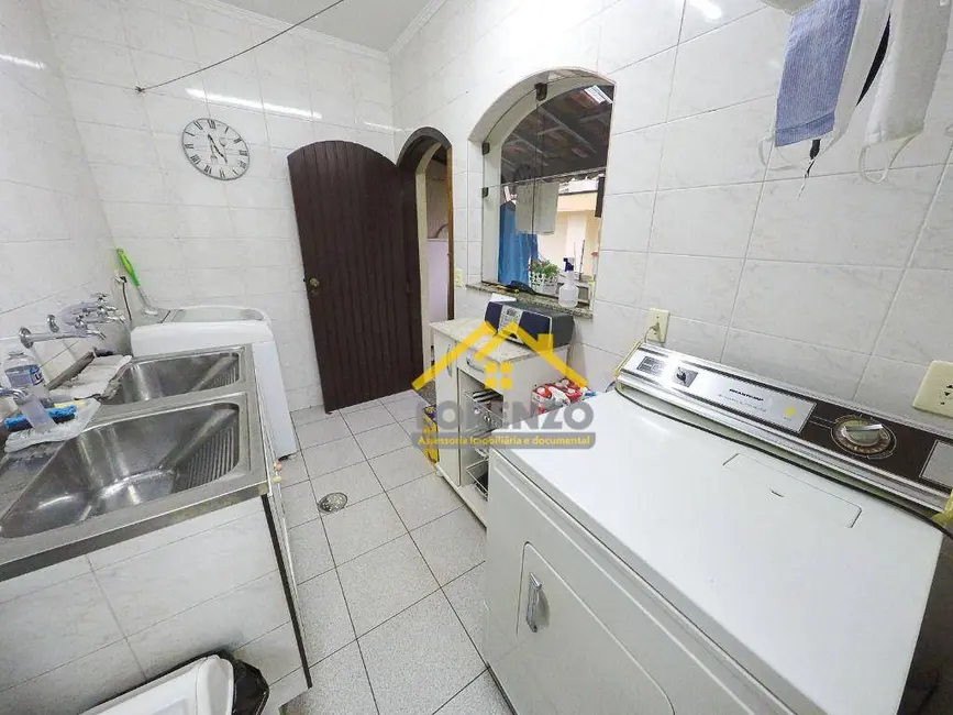 Foto 9 de Sobrado com 4 quartos à venda, 354m2 em Vila Gilda, Santo Andre - SP