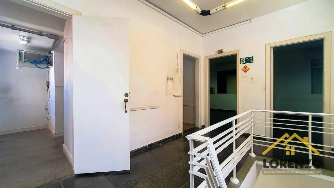Foto 2 de Sobrado com 3 quartos para alugar, 300m2 em Vila Bastos, Santo Andre - SP