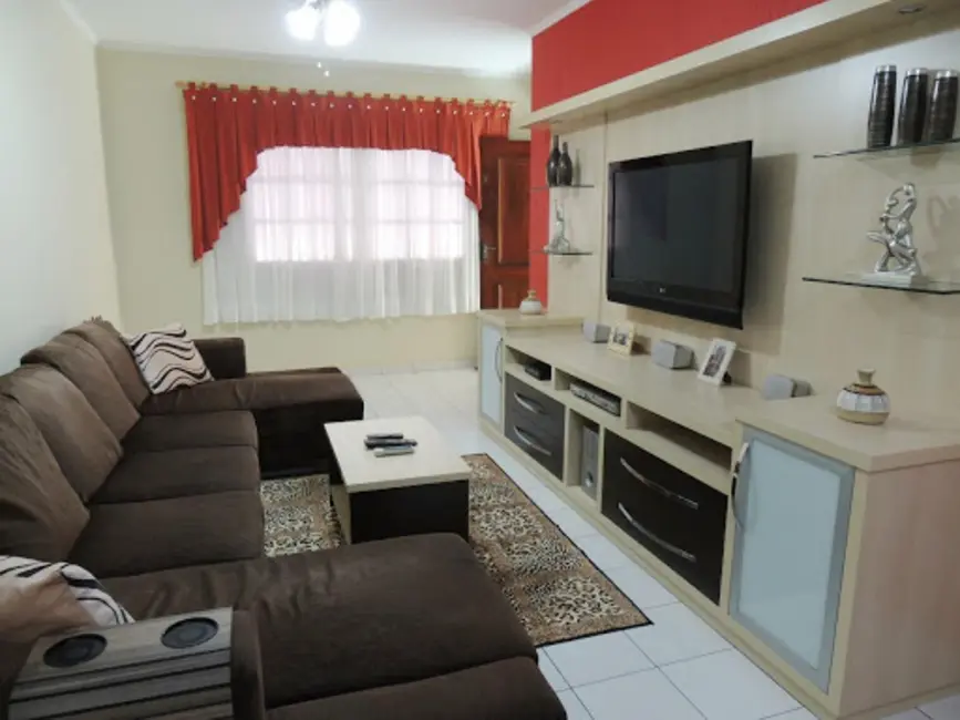 Foto 2 de Casa com 2 quartos à venda, 204m2 em Vila Cecília Maria, Santo Andre - SP