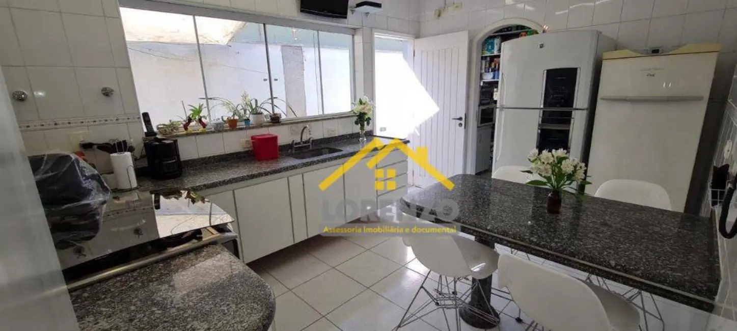Casa com 3 quartos à venda, 500m2 em Campestre, Santo Andre - SP - imagem 2 Foto 2 de Casa com 3 quartos à venda, 500m2 em Campestre, Santo Andre - SP