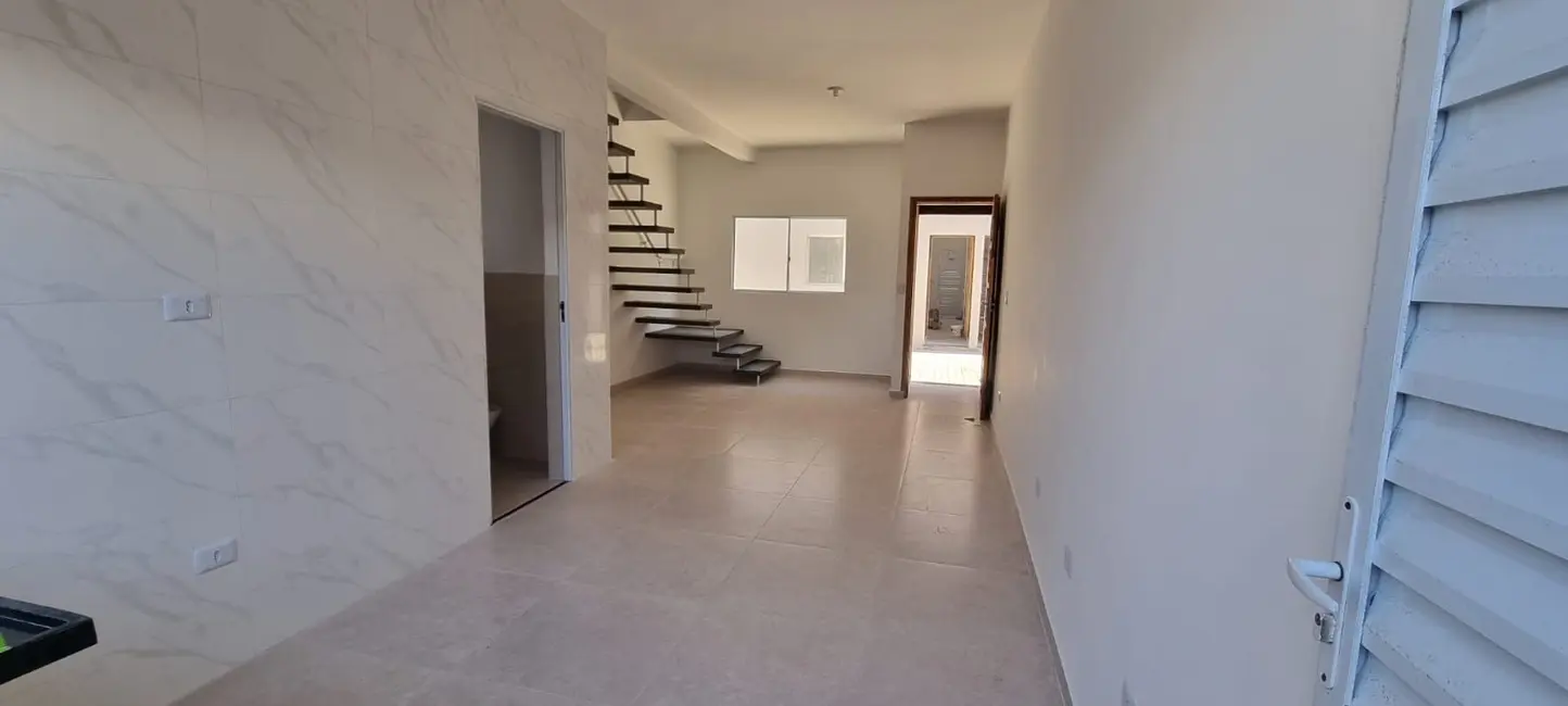 Foto 5 de Sobrado com 2 quartos à venda, 74m2 em Mongagua - SP