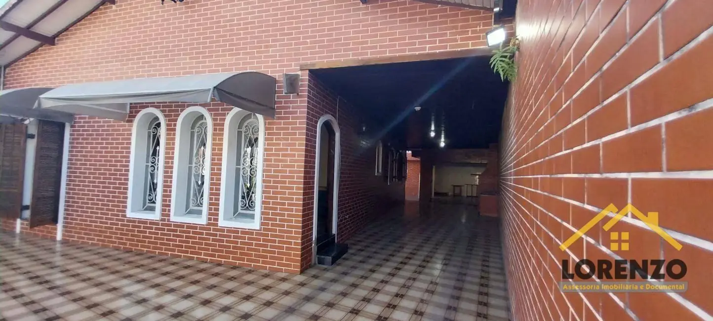Foto 2 de Casa com 3 quartos à venda, 300m2 em Vila Scarpelli, Santo Andre - SP
