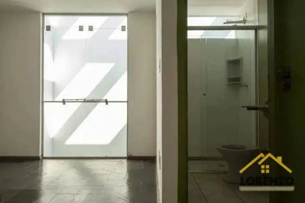 Sobrado com 4 quartos à venda e para alugar, 200m2 em Moema, São Paulo - SP - imagem 8 Foto 8 de Sobrado com 4 quartos à venda e para alugar, 200m2 em Moema, São Paulo - SP