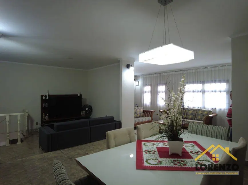 Foto 2 de Sobrado com 3 quartos à venda, 500m2 em Vila Lucinda, Santo Andre - SP