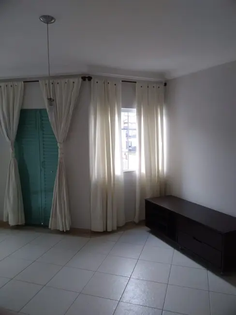 Sobrado com 3 quartos à venda, 134m2 em Vila Alice, Santo Andre - SP - imagem 3 Foto 3 de Sobrado com 3 quartos à venda, 134m2 em Vila Alice, Santo Andre - SP