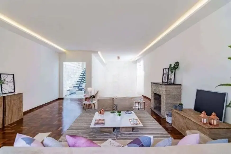 Foto 1 de Sobrado com 4 quartos para alugar, 200m2 em Indianópolis, São Paulo - SP
