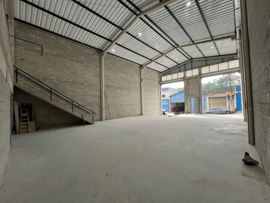 Foto 1 de Armazém / Galpão para alugar, 320m2 em Vila Carlina, Maua - SP