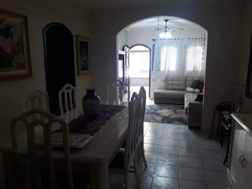 Casa com 3 quartos à venda, 162m2 em Vila Scarpelli, Santo Andre - SP - imagem 4 Foto 4 de Casa com 3 quartos à venda, 162m2 em Vila Scarpelli, Santo Andre - SP