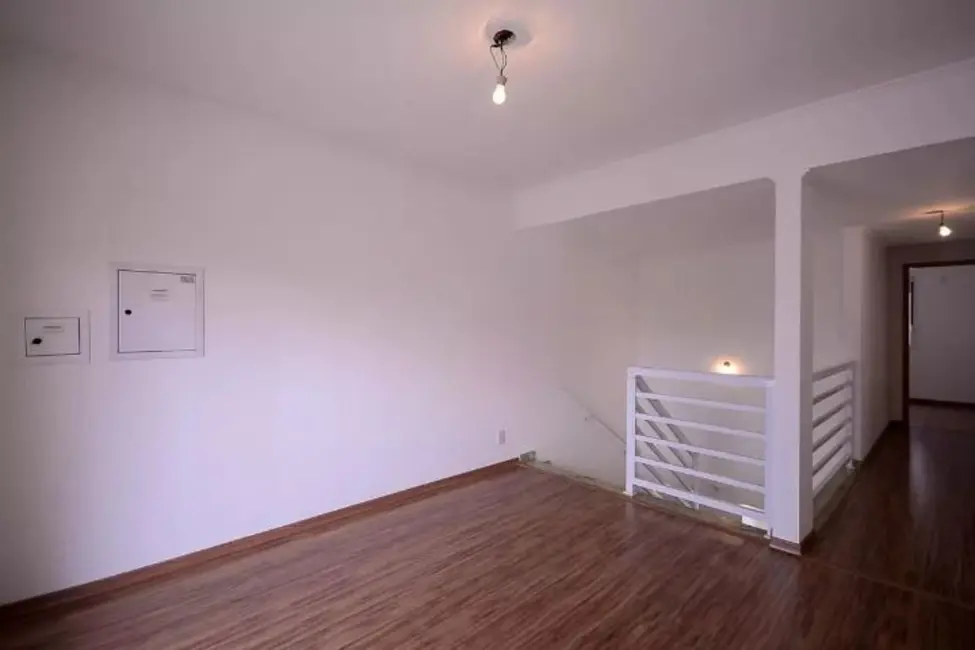 Sobrado com 3 quartos à venda, 240m2 em Vila Gumercindo, São Paulo - SP - imagem 2 Foto 2 de Sobrado com 3 quartos à venda, 240m2 em Vila Gumercindo, São Paulo - SP