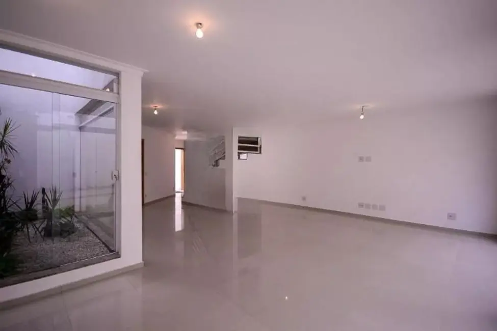 Sobrado com 3 quartos à venda, 240m2 em Vila Gumercindo, São Paulo - SP - imagem 5 Foto 5 de Sobrado com 3 quartos à venda, 240m2 em Vila Gumercindo, São Paulo - SP