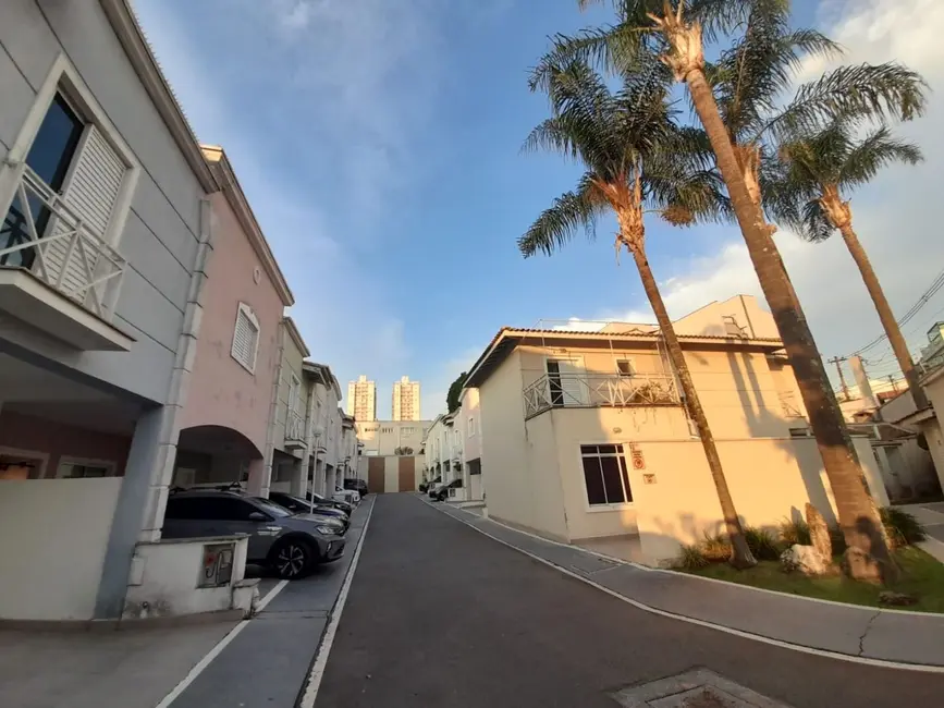 Foto 1 de Sobrado com 3 quartos à venda, 80m2 em Vila Scarpelli, Santo Andre - SP