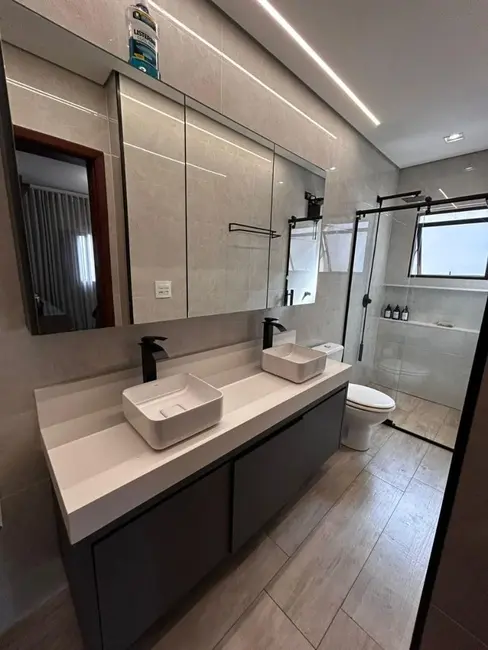 Foto 3 de Sobrado com 3 quartos à venda, 264m2 em Jordanópolis, Sao Bernardo Do Campo - SP