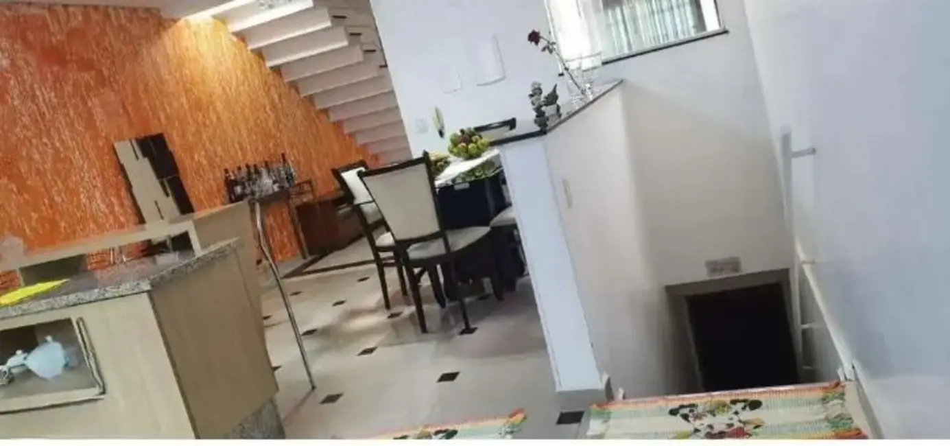 Sobrado com 3 quartos à venda, 125m2 em Jardim das Maravilhas, Santo Andre - SP - imagem 3 Foto 3 de Sobrado com 3 quartos à venda, 125m2 em Jardim das Maravilhas, Santo Andre - SP