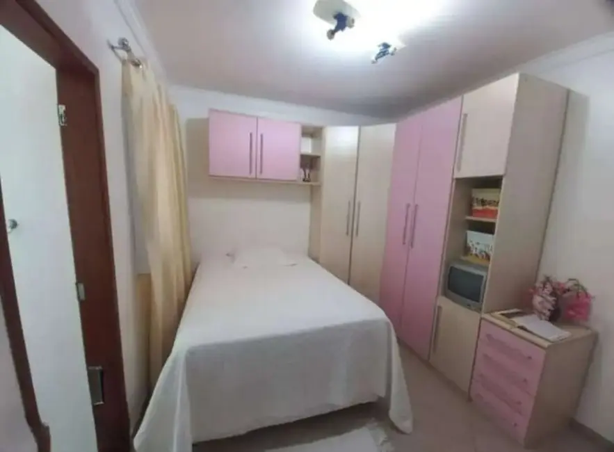 Sobrado com 3 quartos à venda, 125m2 em Jardim das Maravilhas, Santo Andre - SP - imagem 9 Foto 9 de Sobrado com 3 quartos à venda, 125m2 em Jardim das Maravilhas, Santo Andre - SP