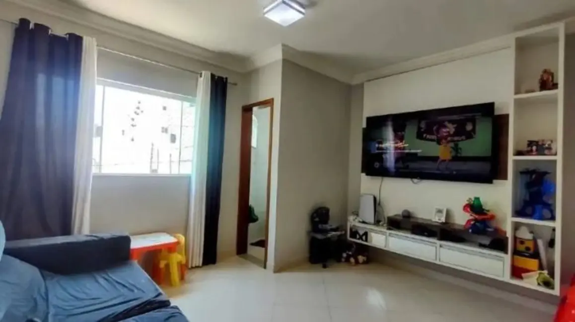 Foto 2 de Sobrado com 2 quartos à venda, 100m2 em Vila Helena, Santo Andre - SP