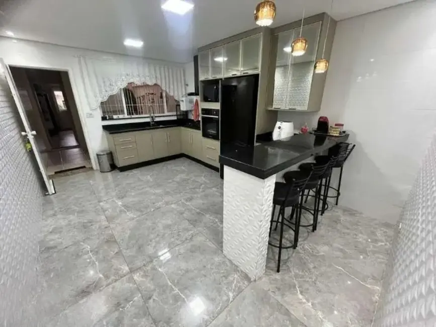 Foto 8 de Sobrado com 3 quartos à venda, 197m2 em Vila Scarpelli, Santo Andre - SP
