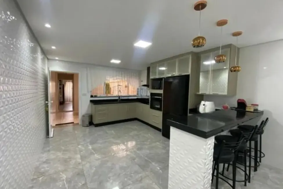 Foto 9 de Sobrado com 3 quartos à venda, 197m2 em Vila Scarpelli, Santo Andre - SP