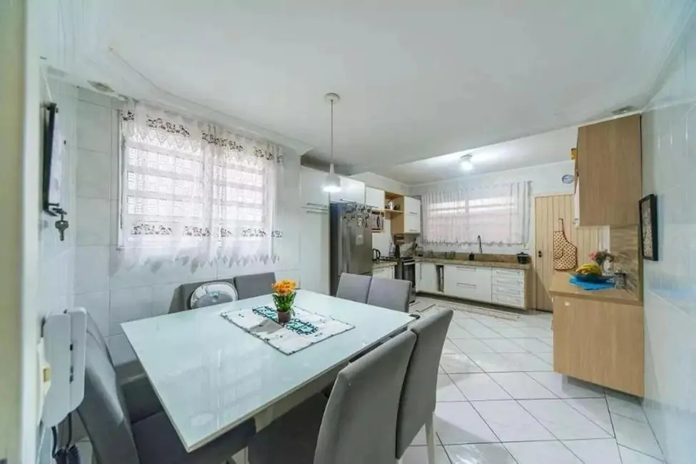 Foto 7 de Sobrado com 3 quartos à venda, 200m2 em Vila Scarpelli, Santo Andre - SP