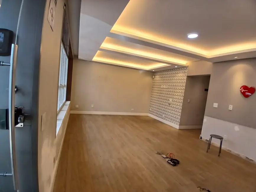 Casa com 4 quartos para alugar, 300m2 em Jardim Bela Vista, Santo Andre - SP - imagem 1 Foto 1 de Casa com 4 quartos para alugar, 300m2 em Jardim Bela Vista, Santo Andre - SP