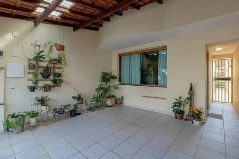 Foto 1 de Sobrado com 4 quartos à venda, 124m2 em Vila Gilda, Santo Andre - SP