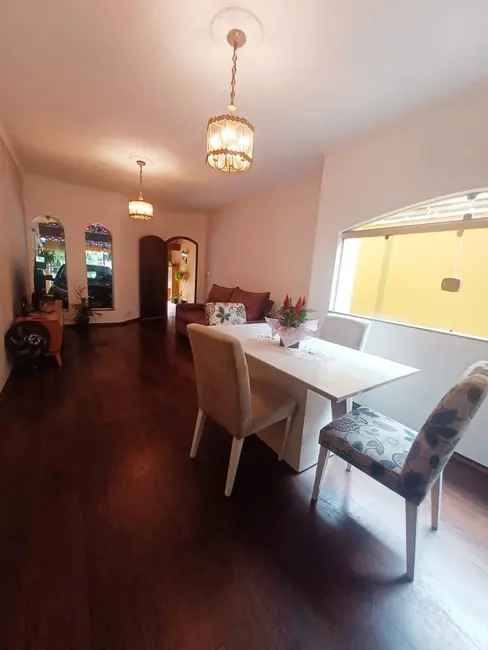 Foto 1 de Sobrado com 3 quartos à venda, 150m2 em Vila Scarpelli, Santo Andre - SP