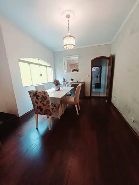 Foto 2 de Sobrado com 3 quartos à venda, 150m2 em Vila Scarpelli, Santo Andre - SP