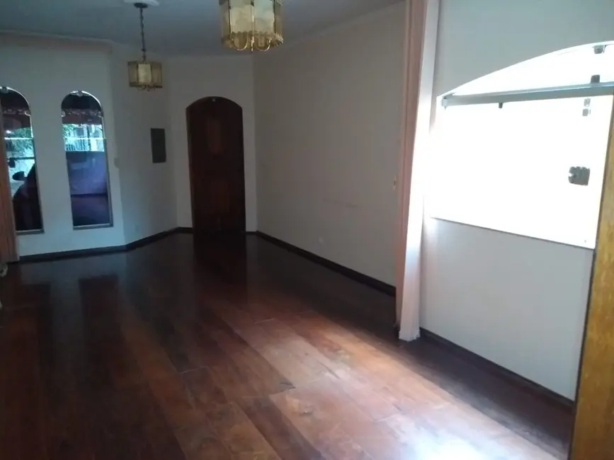 Foto 1 de Sobrado com 3 quartos à venda, 150m2 em Vila Scarpelli, Santo Andre - SP