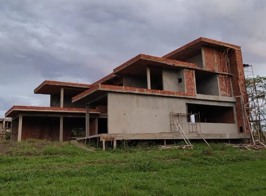 Foto 3 de Sobrado com 3 quartos à venda, 1055m2 em Iacanga - SP