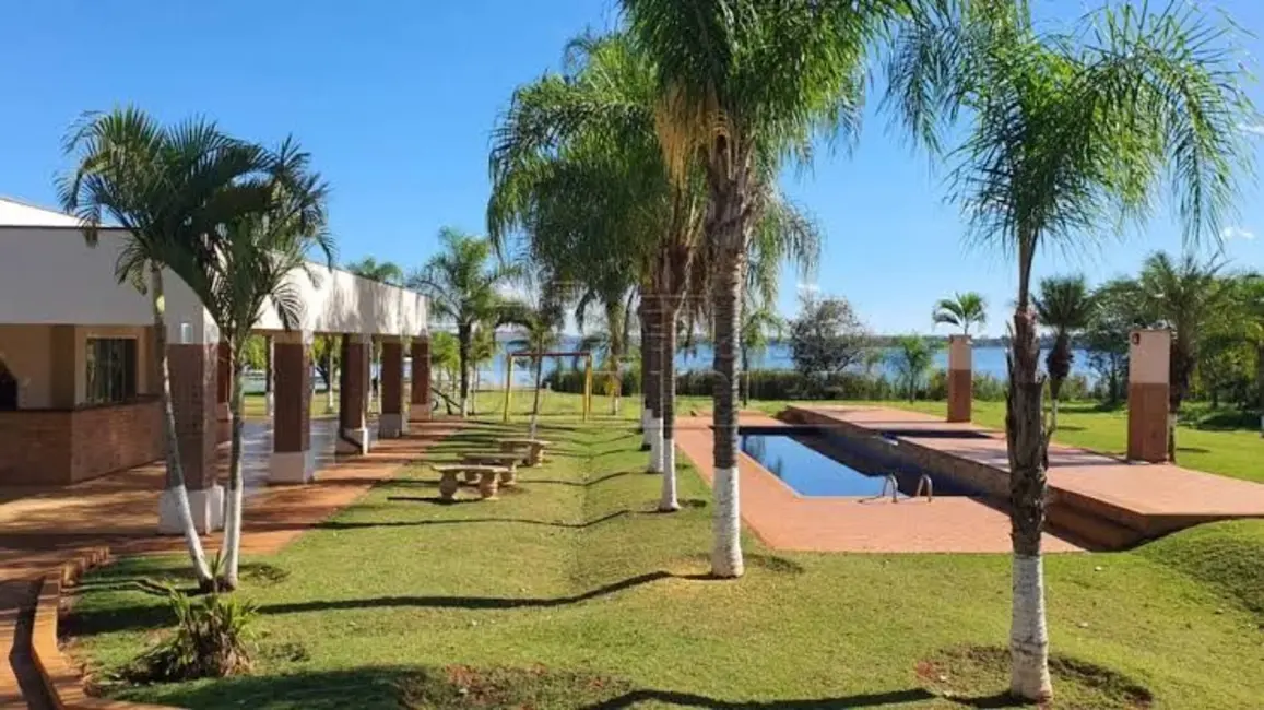 Foto 1 de Sobrado com 3 quartos à venda, 1055m2 em Iacanga - SP