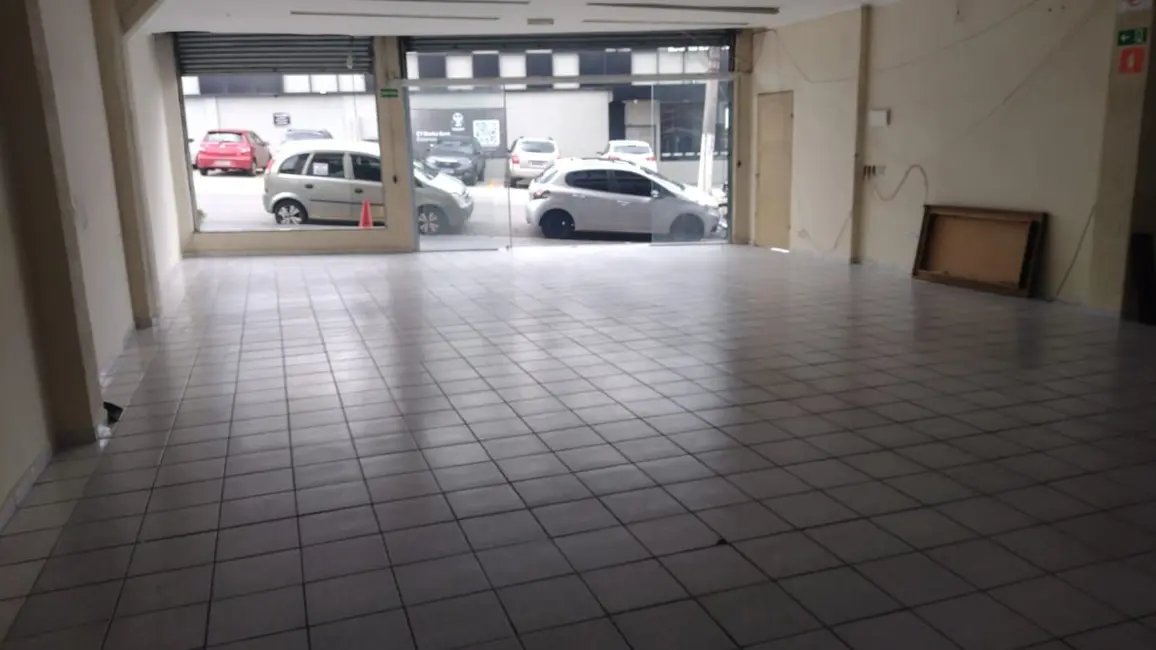 Sala Comercial para alugar, 300m2 em Vila Alto de Santo André, Santo Andre - SP - imagem 2 Foto 2 de Sala Comercial para alugar, 300m2 em Vila Alto de Santo André, Santo Andre - SP