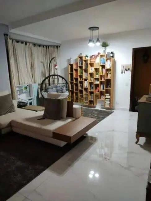 Foto 9 de Sobrado com 3 quartos à venda, 202m2 em Vila Scarpelli, Santo Andre - SP